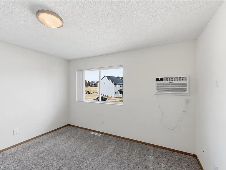 East Gate Estates — Photo 11