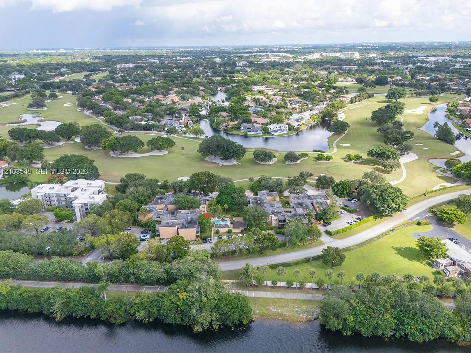 Jacaranda Villas No 1 Con — Photo 3