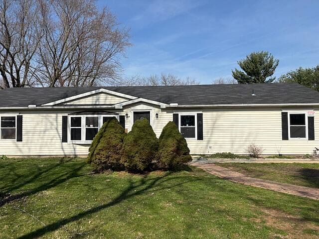 1st image of 225 Pleasant Lee Dr SE