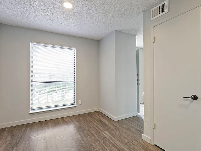 Verde Apartments — Photo 26