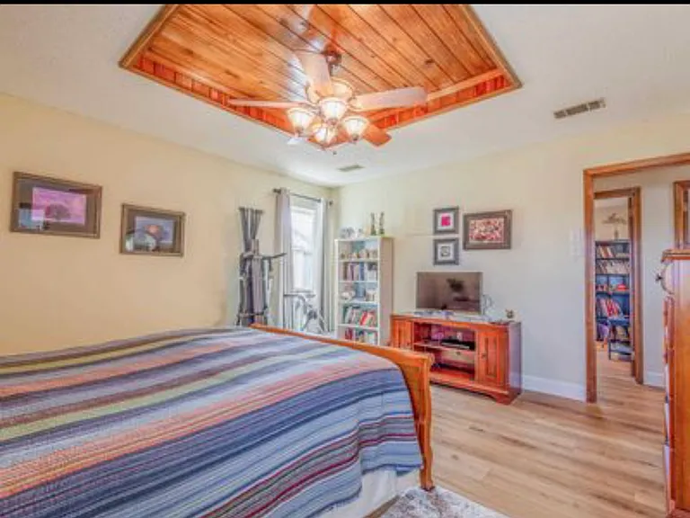 132 Whitewood Dr — Photo 5
