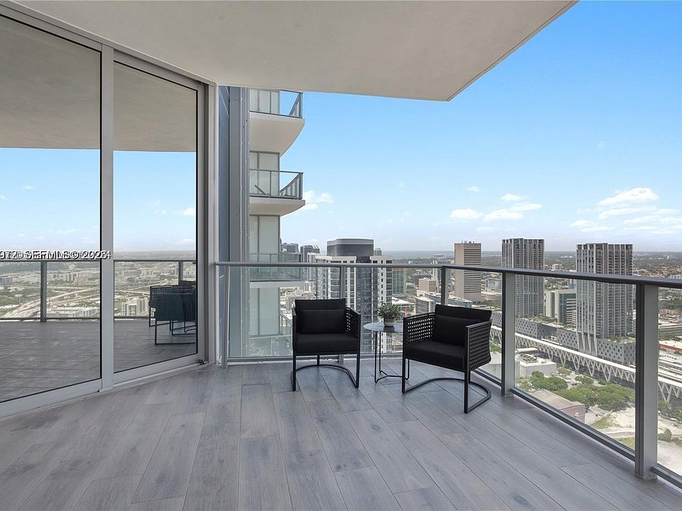 1st image of 851 NE 1st Ave #4206
