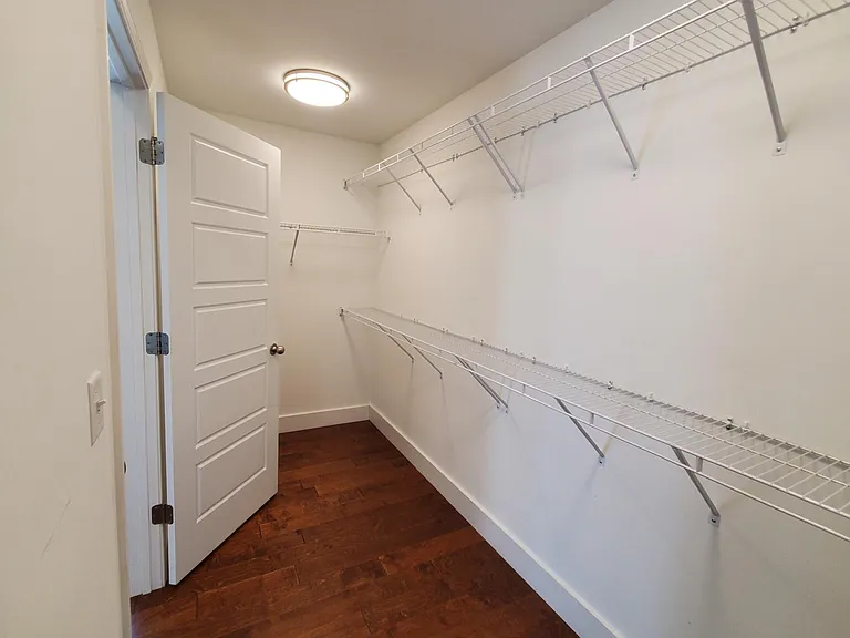261 Woodcrest Ct — Photo 11
