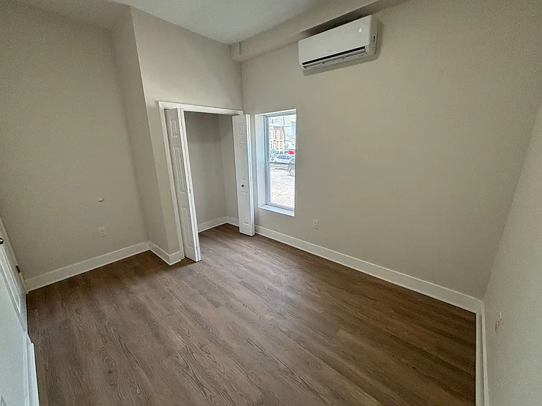 1032 W Hamilton St — Photo 6