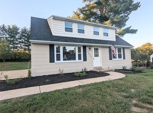 1027 Tulip Ln, Ballwin, MO 63021