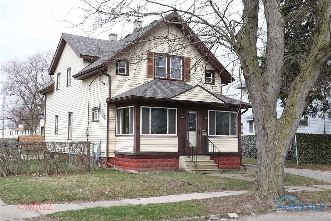 305 Burger St photo 1