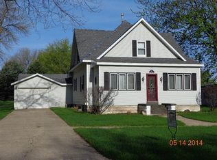 117 S Lubeck St, Holstein, IA 51025