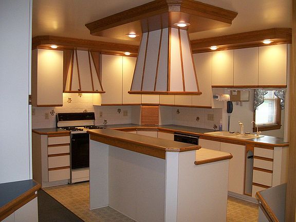 Spacious Kitchen