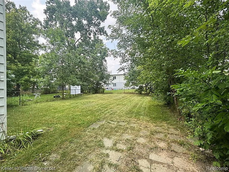 32057 Cheboygan Ct — Photo 15