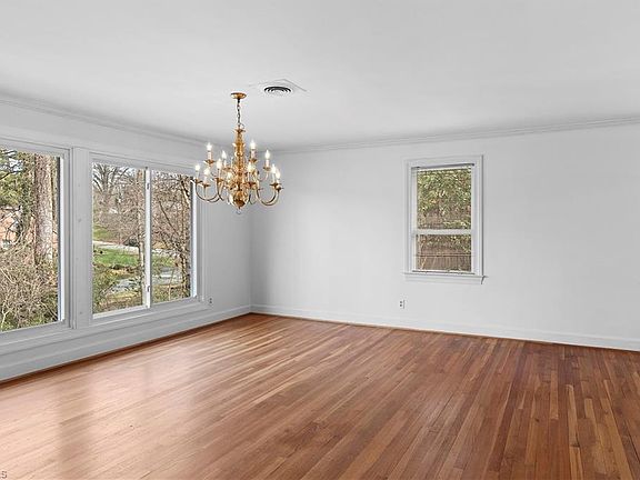 5th image of 3116 Burkeshore Rd