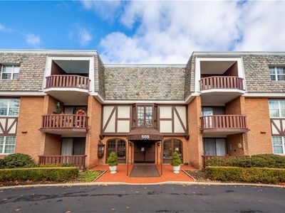 505 Grove St APT 27, Sewickley, PA, 15143