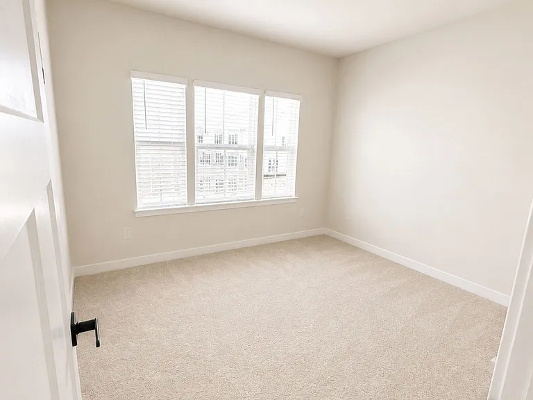 9802 Oaklawn Blvd NW — Photo 25