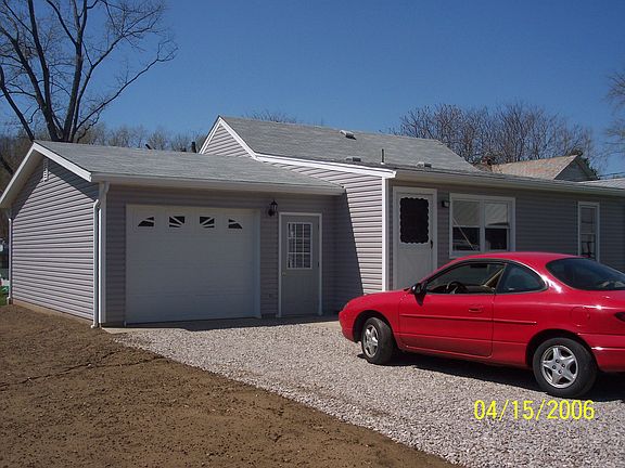 dining room to kitchen
