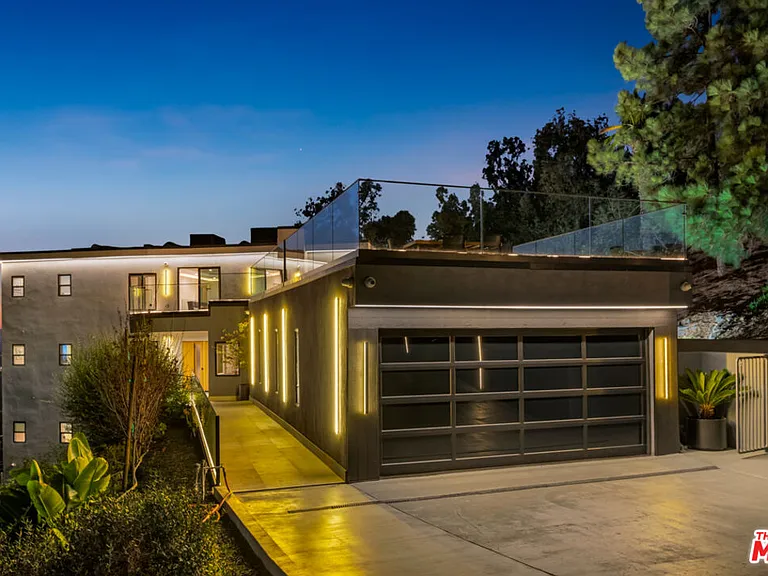 7966 Mulholland Dr — Photo 3