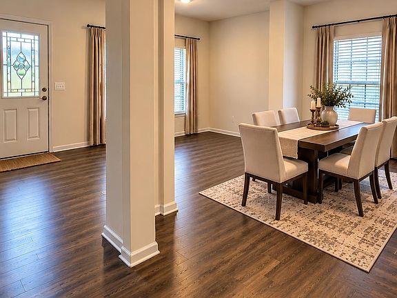 5th image of 308 Barony Place Dr