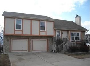 10205 NW 87th St, Kansas City, MO 64153