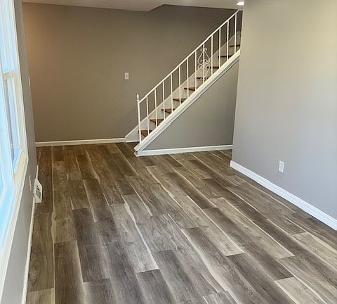 4th image of 17 Marine Dr #2