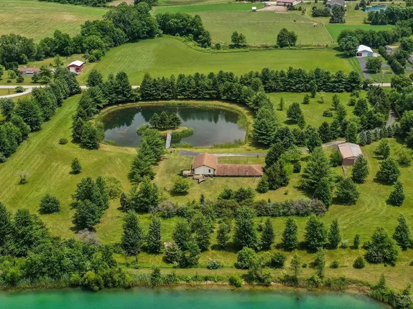 Feighner Rd, Roanoke, IN 46783