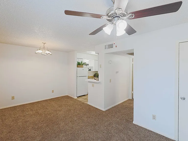 Meadow Ridge Apartments — Photo 6