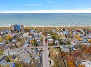 403 Lake Shore Dr, Michigan City, IN