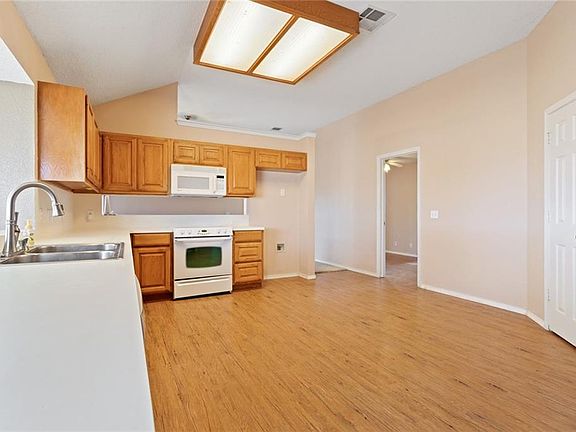 3rd image of 2031 County Road 118