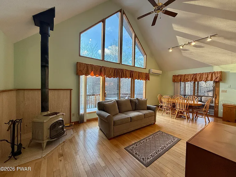 103 Laurel Rd — Photo 9