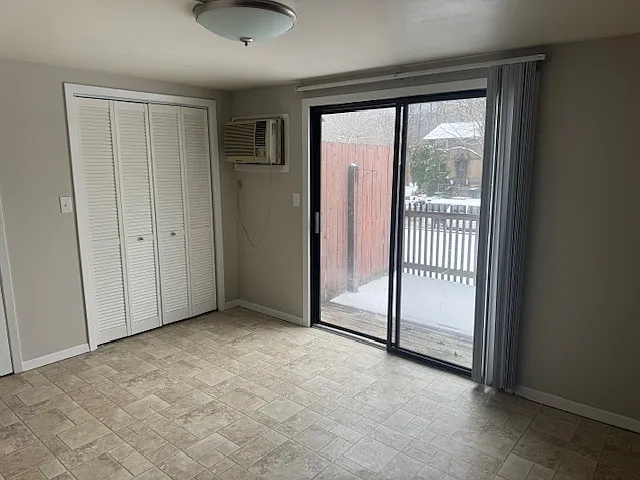 2 bed, 1.5 bath, $975 — Photo 3