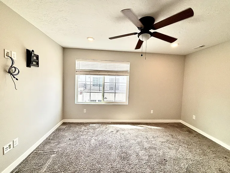 153 E Brushy Canyon St — Photo 24