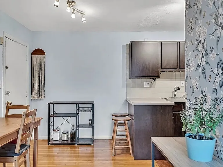 50 Seymour St #15 — Photo 21