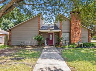 806 College Dr, New Iberia, LA 70560