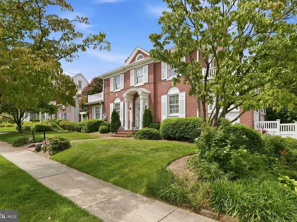 1907 Rookwood Rd, Silver Spring, MD 20910