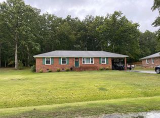 12263 Lees Ln, Ashland, VA 23005