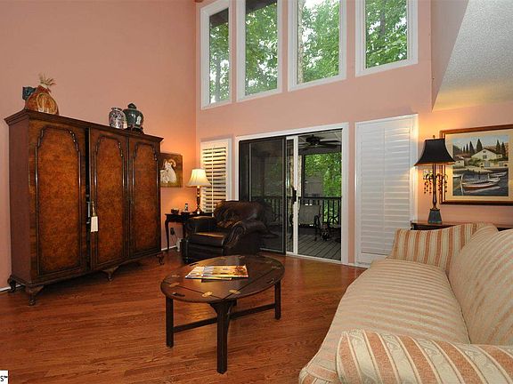 2nd image of 179 Ingleoak Ln