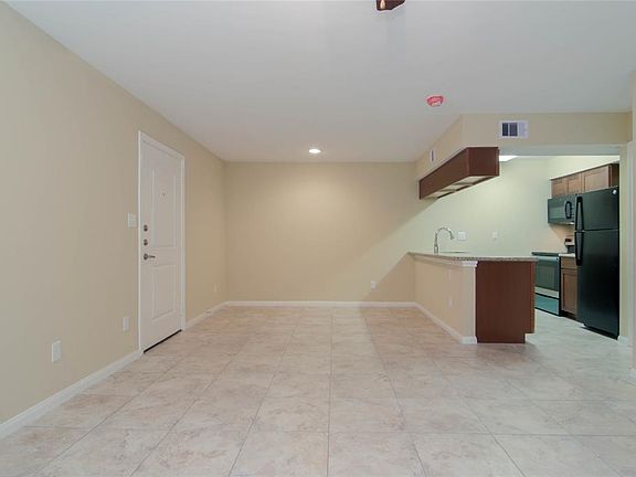 3rd image of 5333 Richmond Ave #9
