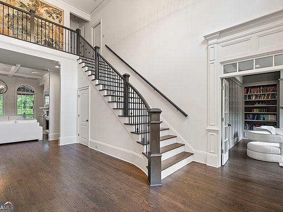 5th image of 510 Grove Park Pl