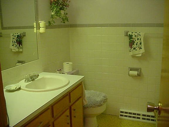 5th image of 65 Sunnyslope Dr
