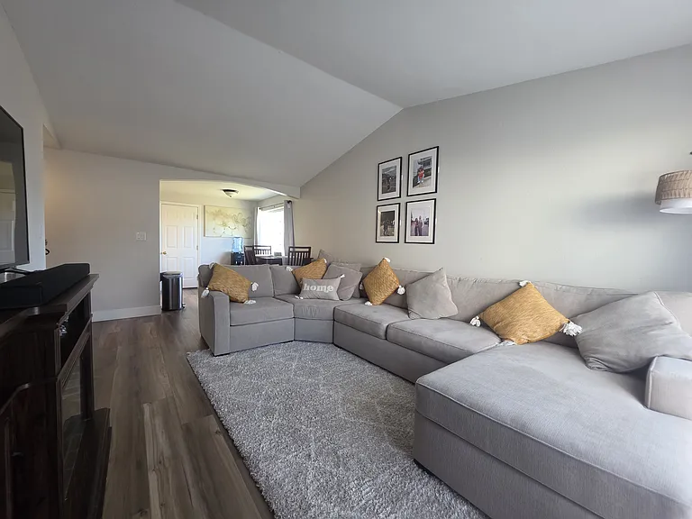 7024 Pierce Dr N — Photo 17