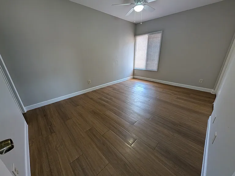624 N Santa Barbara #3 — Photo 13