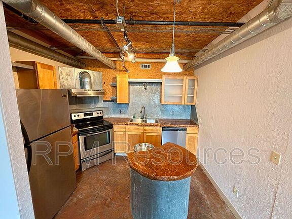 4th image of 300 Summit Ridge Dr #B-b4