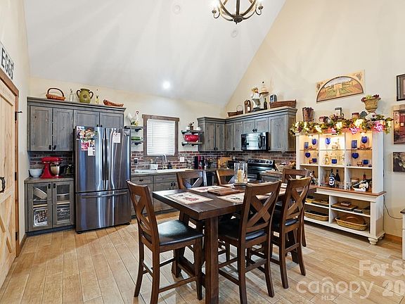 4th image of 4592 Reid Rd