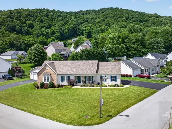 398 Brandon Dr, Bluefield, VA 24605