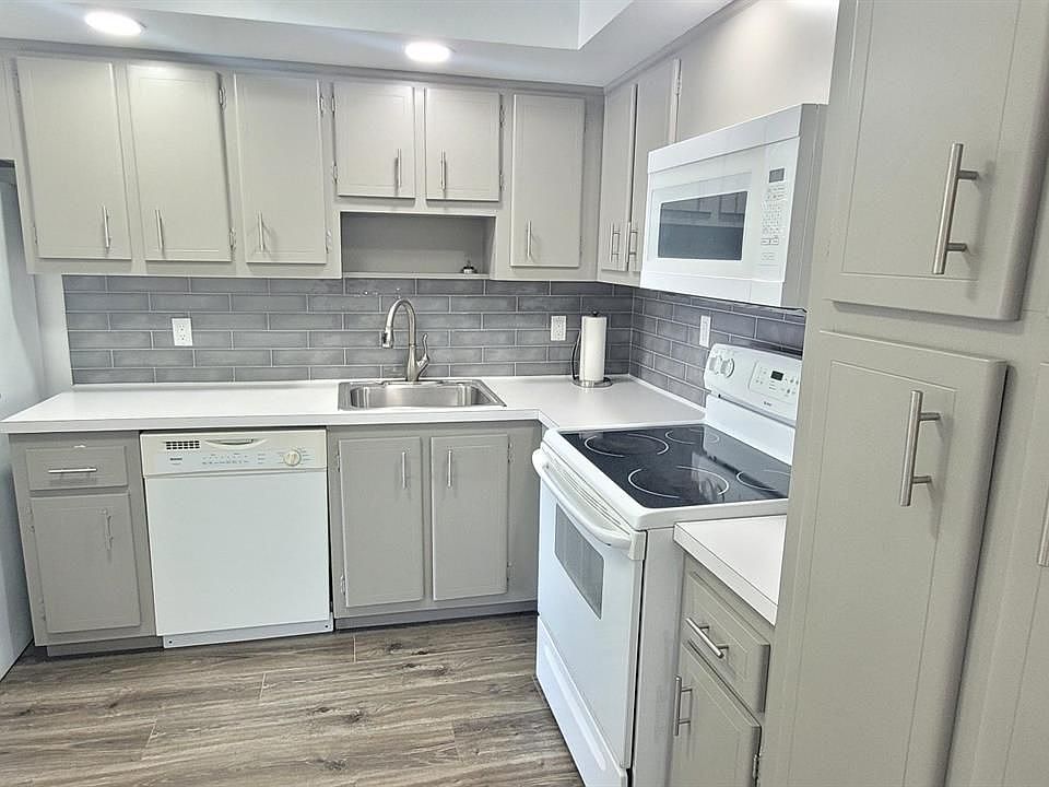 1st image of 18031 Biscayne Blvd APT 403