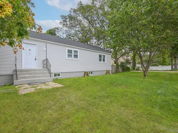 7 Joan Avenue, Centereach, NY 11720