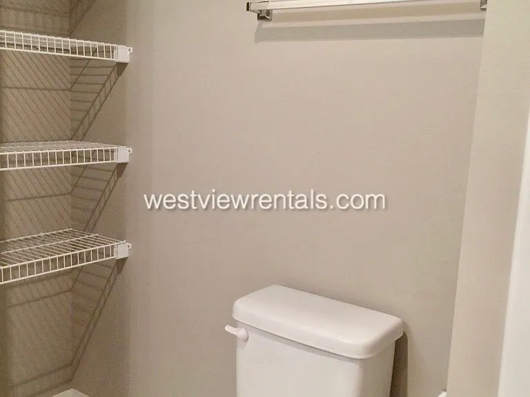 203 E Laurel St — Photo 411
