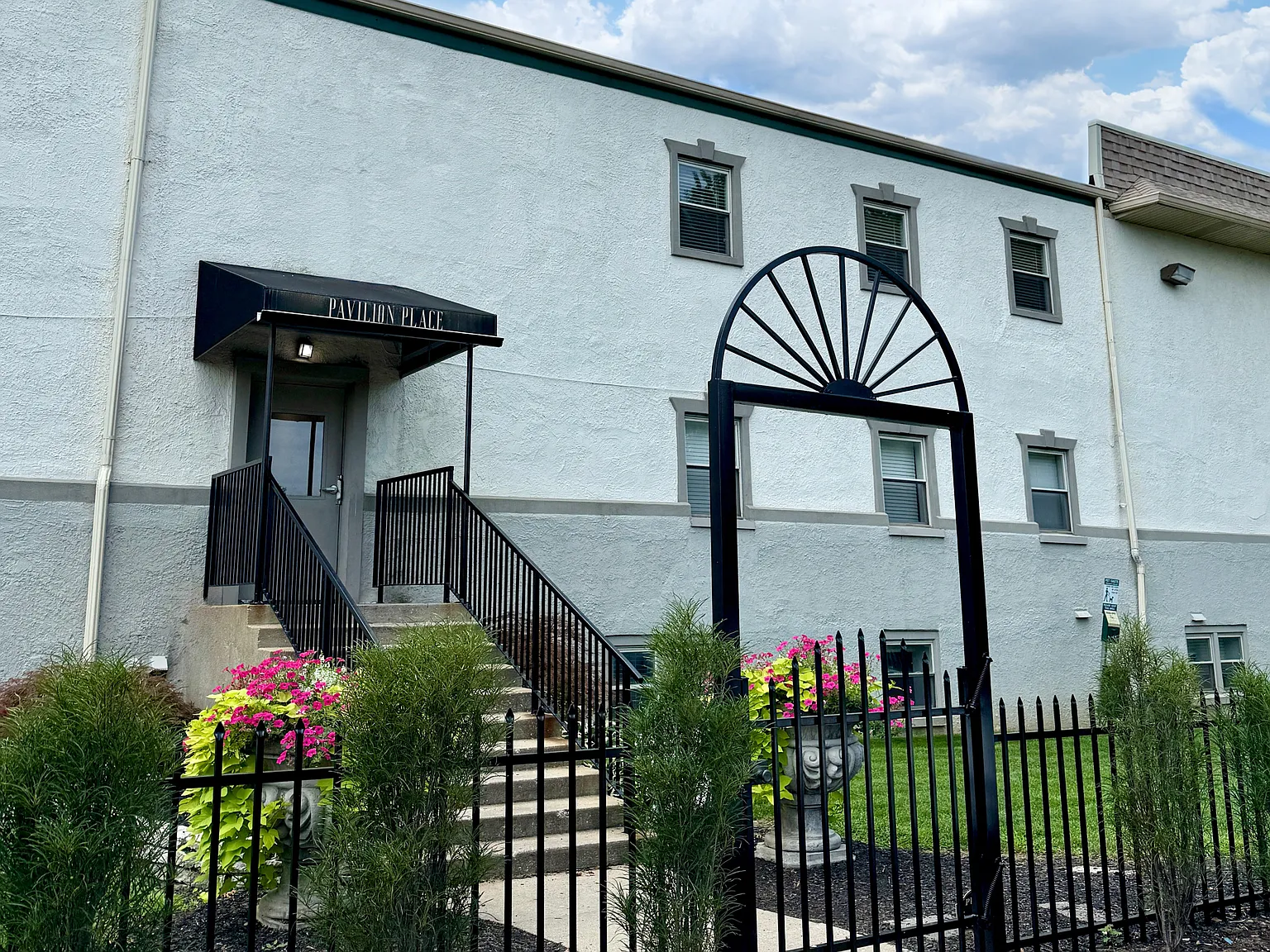 Pavilion Place — Photo 1