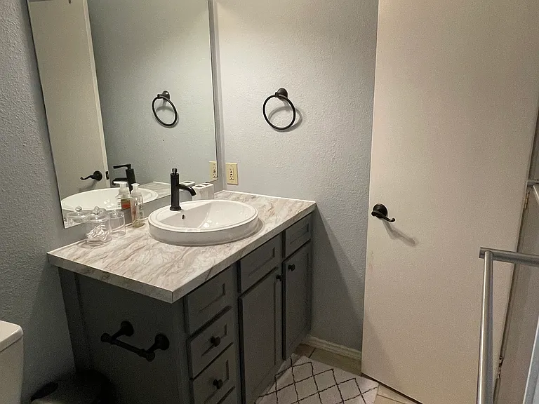 1805 Bristol Cv #1805 — Photo 11