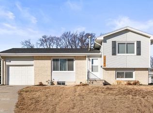 12242 Kuehl Cir, Omaha, NE 68137