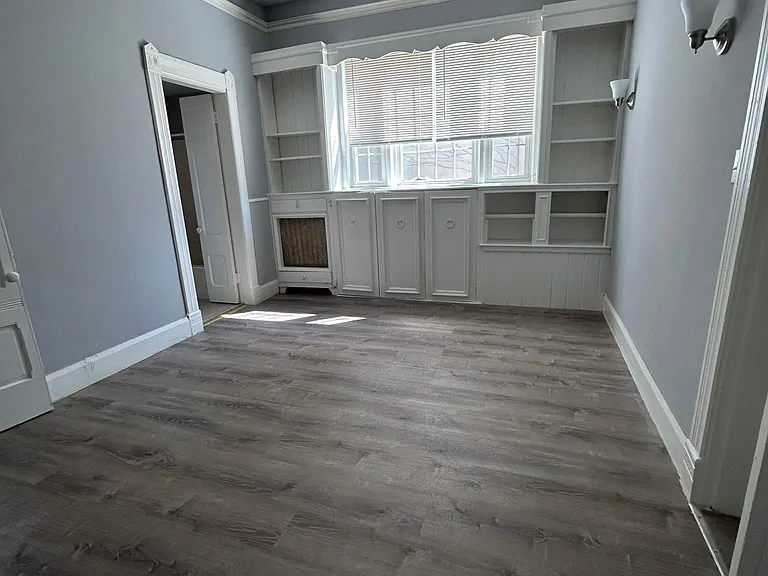 48 William St #6 — Photo 5