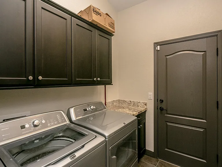 3570 Stanford Dr — Photo 26