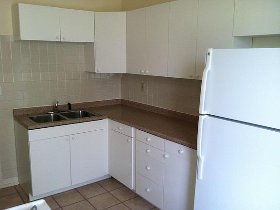 3rd image of 6515 S Ingleside Ave #1